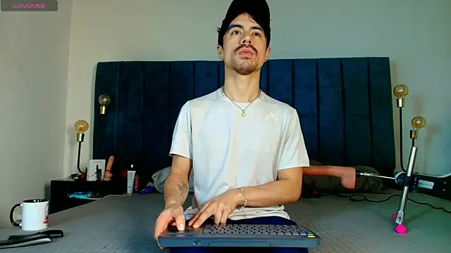 Ethan Briggs  online show from 6, 4, 2026