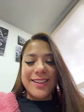 Pretty  Milf online show from 5, 4, 2026