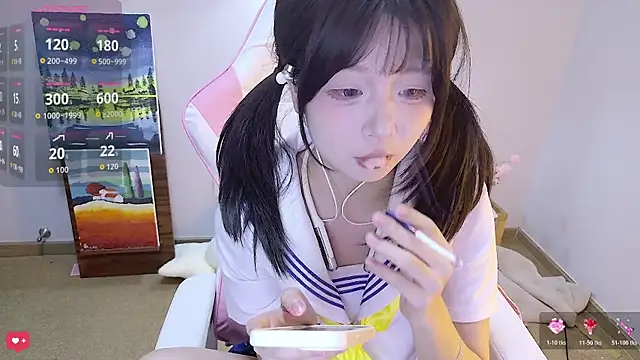 Qiqiiii-05 online show from 12, 6, 2026