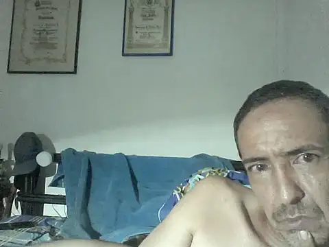 Snapshot of guevo14cm3 chatting on 15, 6, 2026 guevo14cm3 online show from 15, 6, 2026