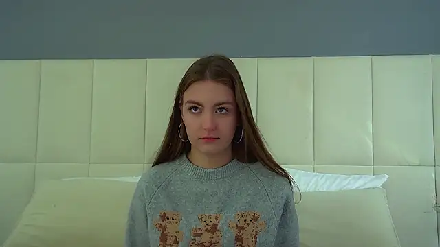 Snapshot of SofiaSarvain chatting on 4, 2, 2026 SofiaSarvain online show from 4, 2, 2026