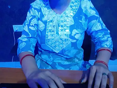 Snapshot of pari_04 chatting on 1, 6, 2026 pari 04 online show from 1, 6, 2026