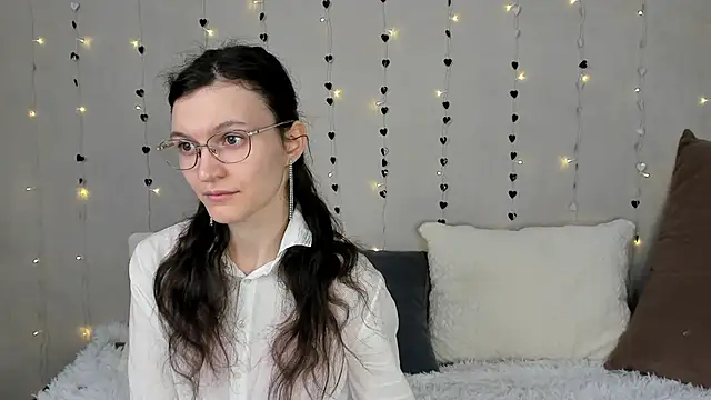 ThoraMarola online show from 17, 2, 2026