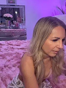 Snapshot of JulieSol chatting on 10, 2, 2026 JulieSol online show from 10, 2, 2026