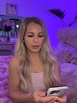 Snapshot of JulieSol chatting on 13, 2, 2026 JulieSol online show from 13, 2, 2026