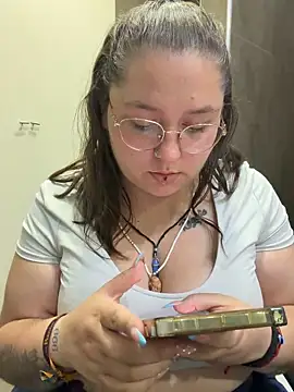 Snapshot of _maracr19_ chatting on 28, 4, 2026 maracr19 online show from 28, 4, 2026