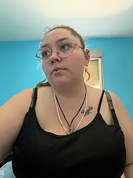 Snapshot of _maracr19_ chatting on 18, 5, 2026 maracr19 online show from 18, 5, 2026