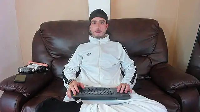 Snapshot of Salvattore_Muller chatting on 9, 4, 2026 Salvattore Muller online show from 9, 4, 2026