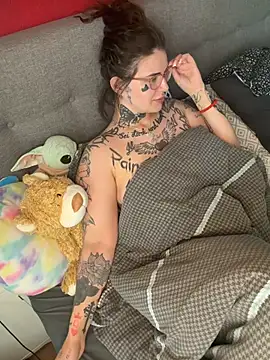 Snapshot of NyxTattoo chatting on 18, 5, 2026 NyxTattoo online show from 18, 5, 2026