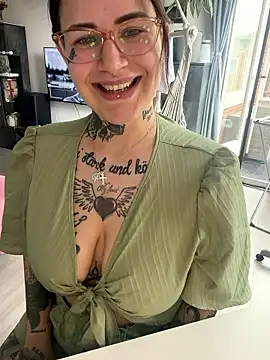 Snapshot of NyxTattoo chatting on 20, 5, 2026 NyxTattoo online show from 20, 5, 2026