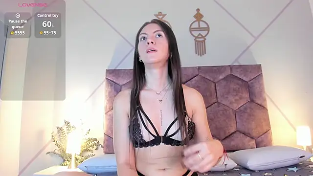 Snapshot of valeria_becket chatting on 6, 2, 2026 valeria becket online show from 6, 2, 2026