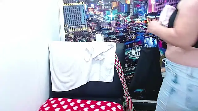 Snapshot of tila_nastyy chatting on 25, 4, 2026 tila nastyy online show from 25, 4, 2026