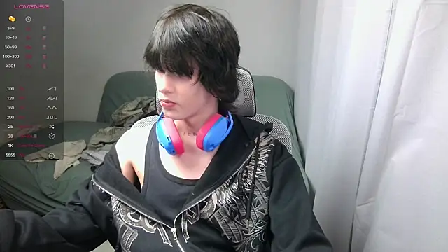 LeonBoykisser online show from 26, 2, 2026