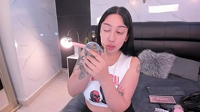 KomiCatt online show from 1, 4, 2026