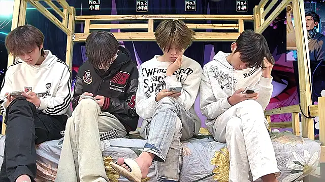 xiaohuangren01 online show from 16, 3, 2026