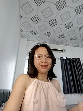 Snapshot of Famrita chatting on 18, 4, 2026 Famrita online show from 18, 4, 2026