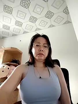 Snapshot of Famrita chatting on 19, 4, 2026 Famrita online show from 19, 4, 2026