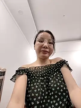 Snapshot of Famrita chatting on 12, 5, 2026 Famrita online show from 12, 5, 2026