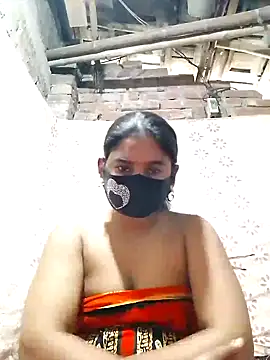 Snapshot of Hot_Sweeti chatting on 1, 2, 2026 Hot Sweeti online show from 1, 2, 2026