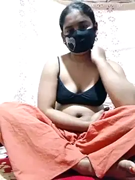 Snapshot of Hot_Sweeti chatting on 4, 2, 2026 Hot Sweeti online show from 4, 2, 2026