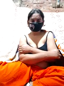 Snapshot of Hot_Sweeti chatting on 7, 2, 2026 Hot Sweeti online show from 7, 2, 2026