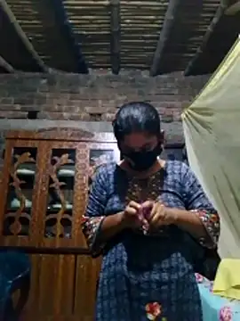 Snapshot of Hot_Sweeti chatting on 5, 3, 2026 Hot Sweeti online show from 5, 3, 2026