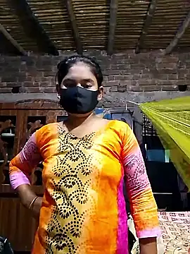 Snapshot of Hot_Sweeti chatting on 2, 4, 2026 Hot Sweeti online show from 2, 4, 2026