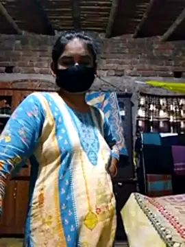 Snapshot of Hot_Sweeti chatting on 3, 4, 2026 Hot Sweeti online show from 3, 4, 2026