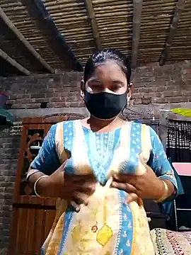 Snapshot of Hot_Sweeti chatting on 5, 4, 2026 Hot Sweeti online show from 5, 4, 2026