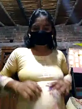 Snapshot of Hot_Sweeti chatting on 8, 4, 2026 Hot Sweeti online show from 8, 4, 2026