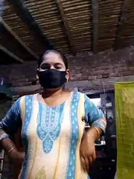 Snapshot of Hot_Sweeti chatting on 12, 4, 2026 Hot Sweeti online show from 12, 4, 2026