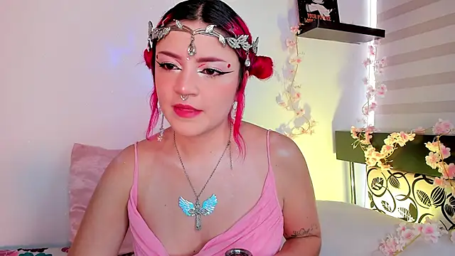 Snapshot of Tiny__Emmy_ chatting on 13, 4, 2026 Tiny Emmy online show from 13, 4, 2026