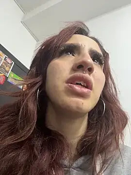 Snapshot of elodie_rouge chatting on 10, 6, 2026 elodie rouge online show from 10, 6, 2026