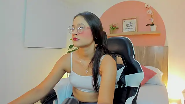 Snapshot of ivette_swan chatting on 18, 4, 2026 ivette swan online show from 18, 4, 2026