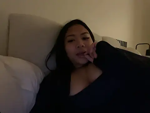 Snapshot of TitiTinyThai chatting on 5, 4, 2026 TitiTinyThai online show from 5, 4, 2026