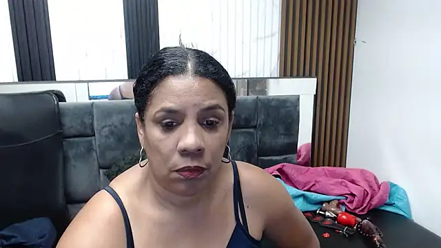 Snapshot of Zeyllyjhonson chatting on 3, 7, 2026 Zeyllyjhonson online show from 3, 7, 2026
