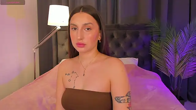 Snapshot of Celine_Coello chatting on 9, 5, 2026 Celine Coello online show from 9, 5, 2026