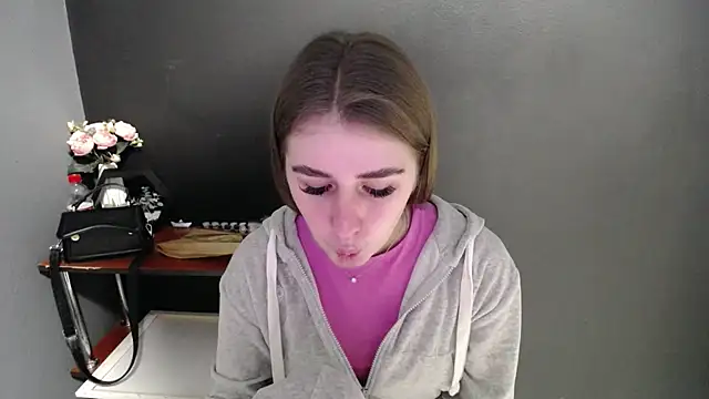 Sunny siren online show from 18, 2, 2026