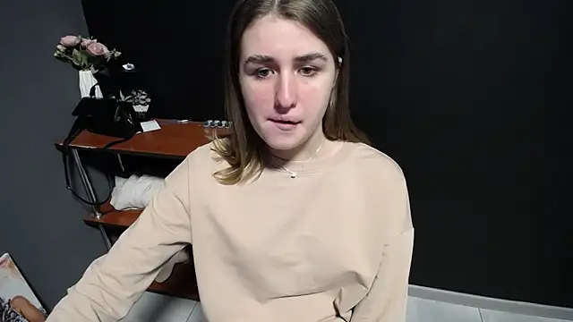 Sunny siren online show from 7, 4, 2026