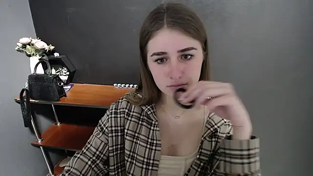 Snapshot of Sunny_siren chatting on 23, 4, 2026 Sunny siren online show from 23, 4, 2026