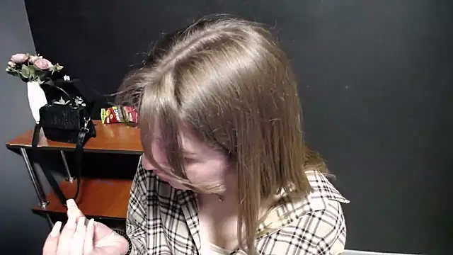 Snapshot of Sunny_siren chatting on 4, 5, 2026 Sunny siren online show from 4, 5, 2026