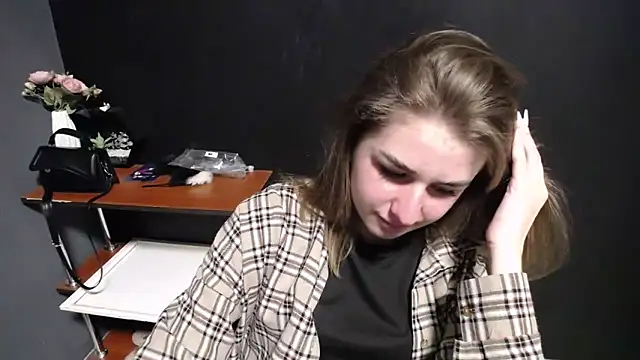 Snapshot of Sunny_siren chatting on 12, 5, 2026 Sunny siren online show from 12, 5, 2026