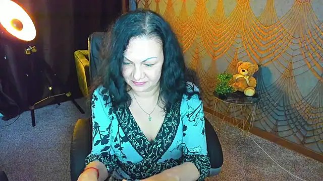Snapshot of IrissMoon chatting on 11, 5, 2026 IrissMoon online show from 11, 5, 2026