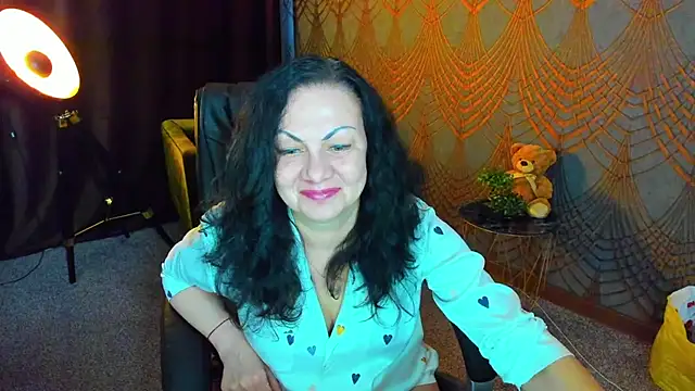 Snapshot of IrissMoon chatting on 12, 5, 2026 IrissMoon online show from 12, 5, 2026