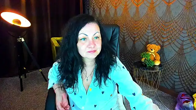Snapshot of IrissMoon chatting on 20, 5, 2026 IrissMoon online show from 20, 5, 2026