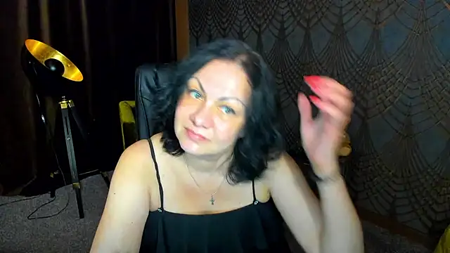 IrissMoon online show from 5, 7, 2026