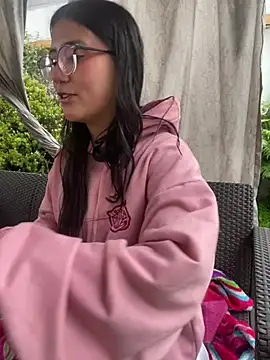 Snapshot of StrawberryPink_ chatting on 18, 3, 2026 StrawberryPink online show from 18, 3, 2026