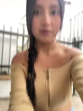 Snapshot of StrawberryPink_ chatting on 9, 4, 2026 StrawberryPink online show from 9, 4, 2026