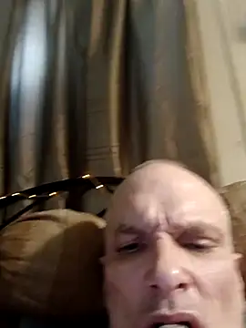 Snapshot of Stroudiowa72 chatting on 4, 5, 2026 Stroudiowa72 online show from 4, 5, 2026