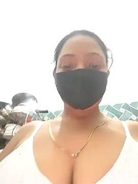 Hot-Tinaa online show from 6, 3, 2026